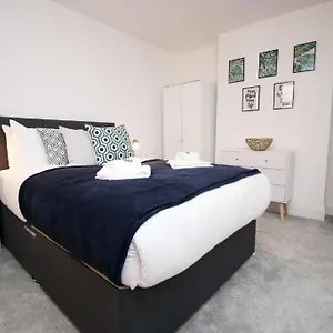 Apartment Charming 2-bed Escape In Vibrant, Cardiff